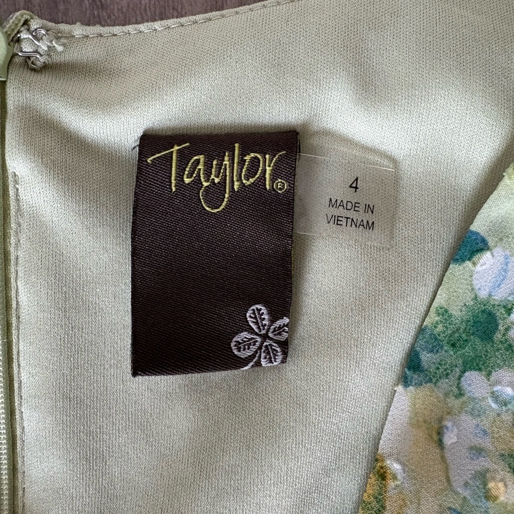 Taylor Vintage Style floral chiffon dress - Picture 7 of 8